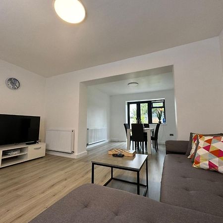 Superb Cozy House In Warrington Villa Екстериор снимка