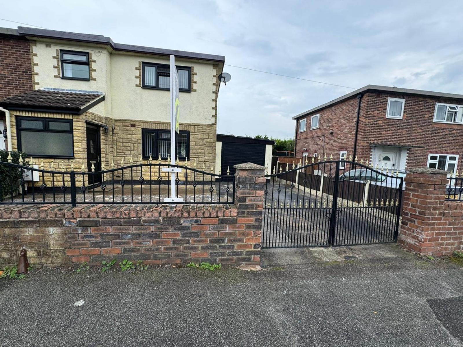 Superb Cozy House In Warrington Villa Екстериор снимка