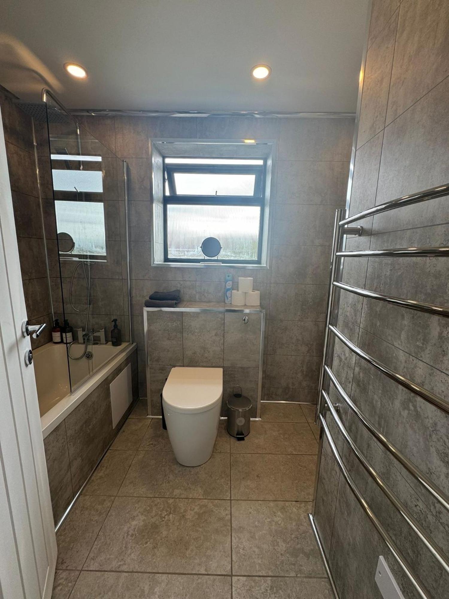 Superb Cozy House In Warrington Villa Екстериор снимка