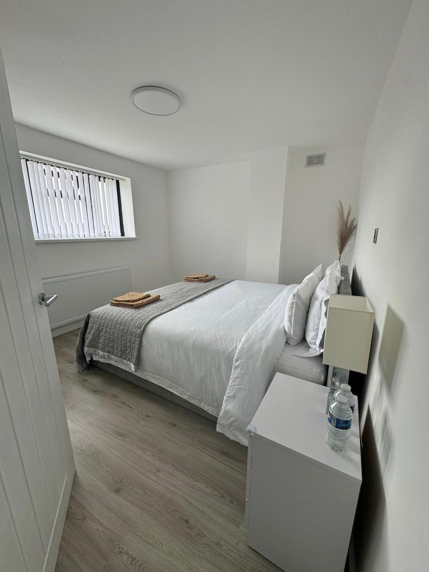 Superb Cozy House In Warrington Villa Екстериор снимка