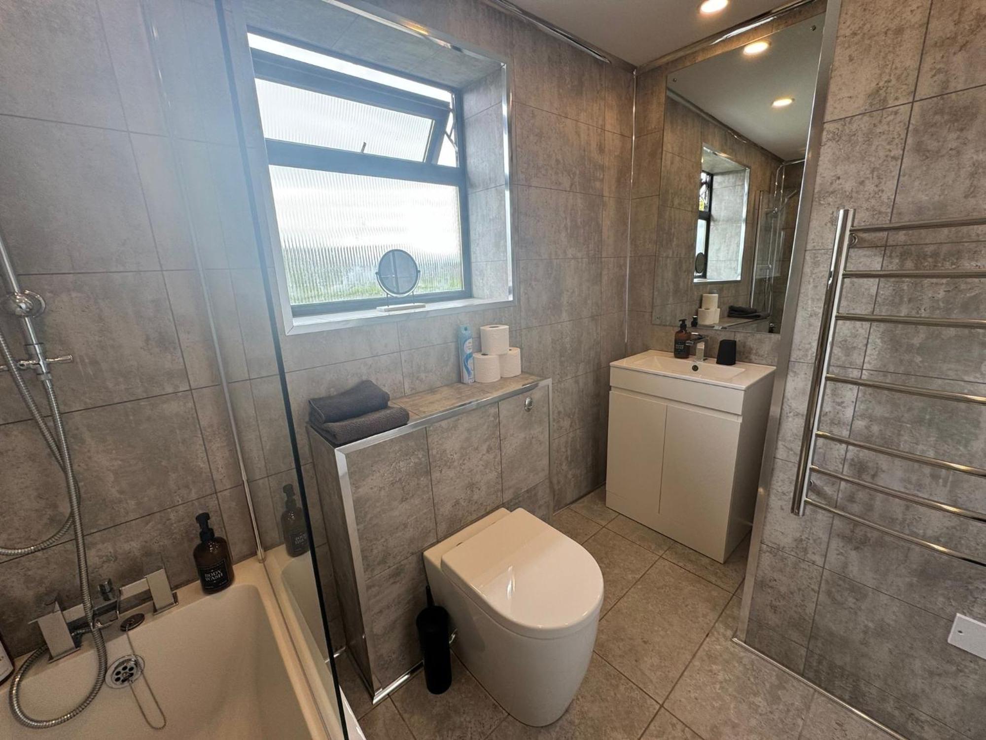 Superb Cozy House In Warrington Villa Екстериор снимка