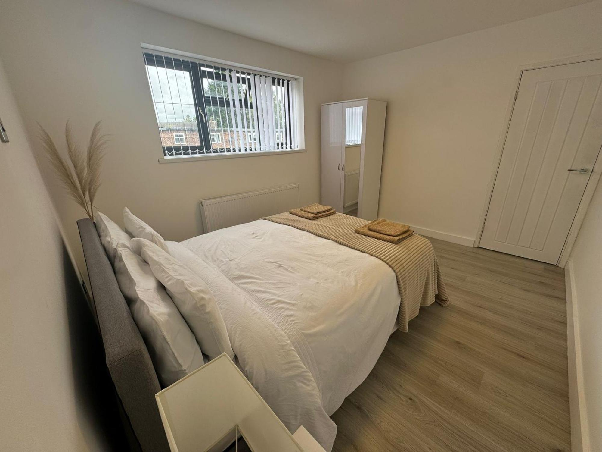 Superb Cozy House In Warrington Villa Екстериор снимка