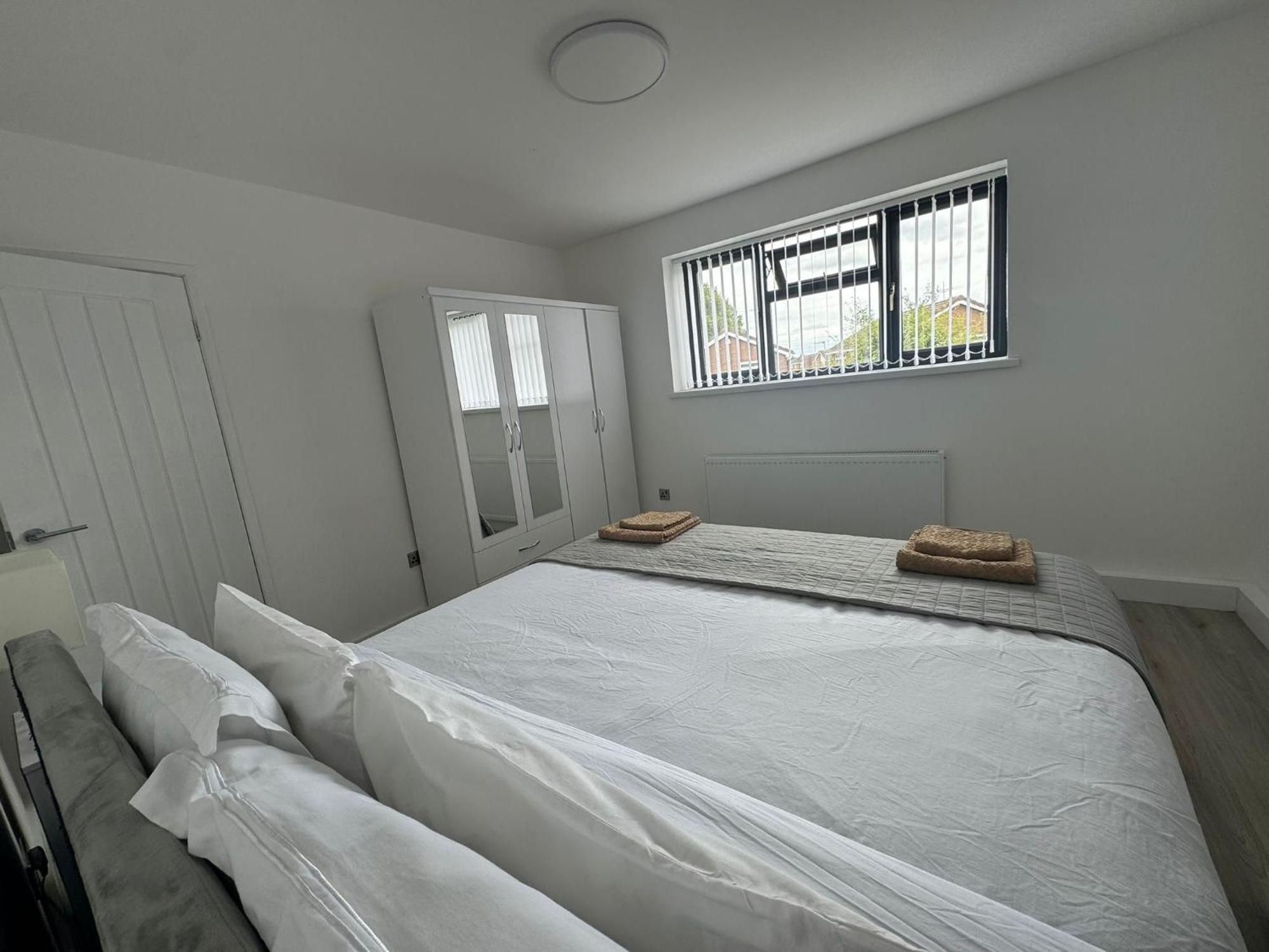 Superb Cozy House In Warrington Villa Екстериор снимка